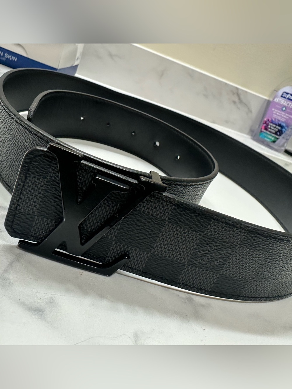 Louis Vuitton LV Initiales 40mm Reversible Belt in Damier Graphite Canvas - Picture 3 of 8
